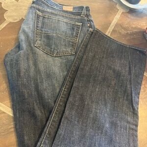 Lucky Brand NEW Straight jeans in a flattering darker wash are adorable!